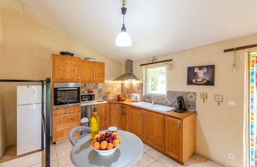 Venterol Casa | Maravillosa casa de vacaciones privada para 2 personas con WIFI, piscina, TV y mascotas permitida
