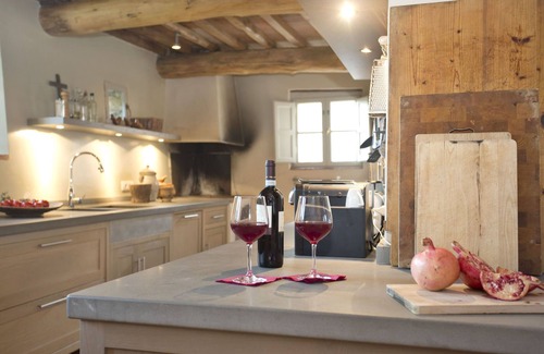 Vorno Villa | Maravillosa casa de vacaciones privada con piscina privada, WIFI, A/C, TV, terraza, cerca de Lucca