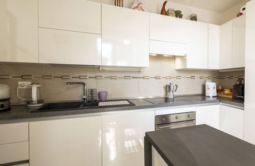 Caprezzo Casa | Beautiful private villa for 6 guests with WIFI, TV and patio