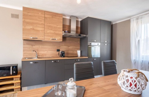 Cherasco Casa | Preciosa casa de vacaciones privada para 6 personas con A/C, WIFI, piscina privada, TV y terraza