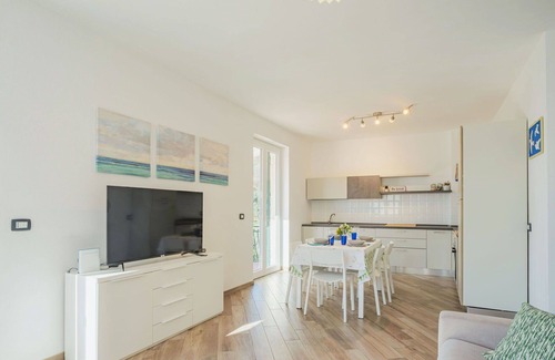 Moneglia Casa | Maravillosa casa de vacaciones privada con A/C, WIFI, TV, patio, mascotas permitida y aparcamiento