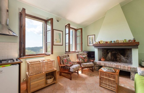Montieri Villa | Preciosa casa de vacaciones privada para 7 personas con patio y mascotas permitida
