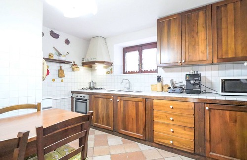 Montieri Casa | Maravillosa casa de vacaciones privada para 8 personas con WIFI, TV, patio y mascotas permitida