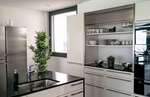 Ruetli Casa | Maravillosa casa de vacaciones privada para 10 personas con WIFI, TV, patio y mascotas permitida