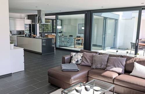Ruetli Casa | Maravillosa casa de vacaciones privada para 10 personas con WIFI, TV, patio y mascotas permitida