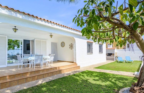 Vinaros Villa | Estupenda casa de vacaciones privada con piscina privada, WIFI, TV, terraza y mascotas permitida