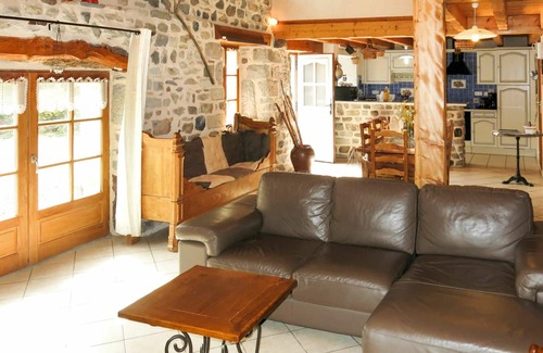 Chamalieres-sur-Loire Casa | Preciosa casa de vacaciones privada para 6 personas con WIFI, TV, terraza y mascotas permitida