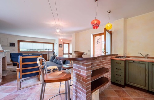 Bossolasco Casa | Preciosa casa de vacaciones privada para 8 personas con WIFI, TV, balcón y mascotas permitida