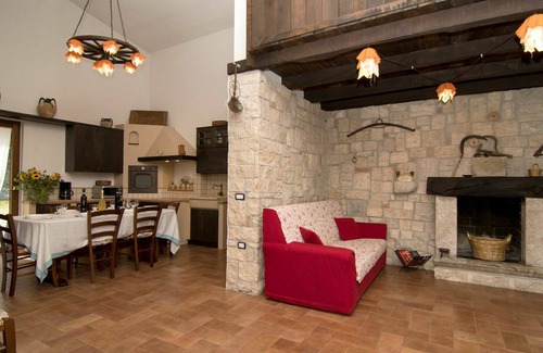 San Lupo Casa | Maravillosa casa de vacaciones privada con A/C, piscina privada, WIFI, TV, patio, vista panorámica