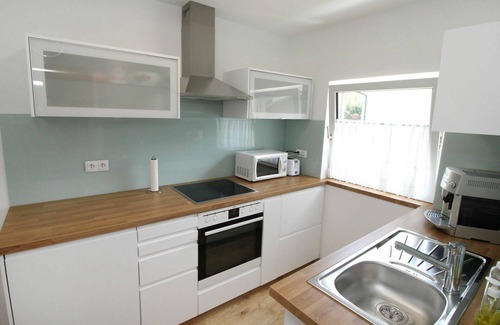 Floridsdorf Casa | Maravillosa casa de vacaciones privada para 4 personas con WIFI, A/C, TV y mascotas permitida