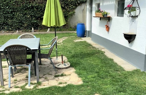 Floridsdorf Casa | Maravillosa casa de vacaciones privada para 4 personas con WIFI, A/C, TV y mascotas permitida