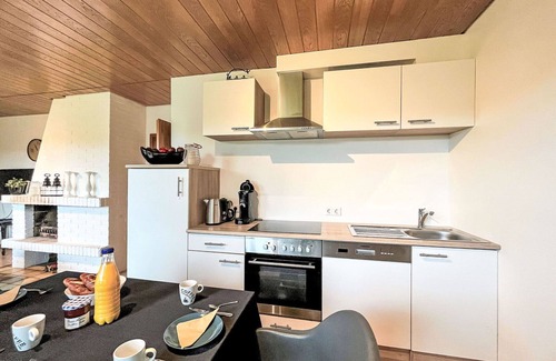 Hausen Casa | Estupenda casa de vacaciones privada para 8 personas con WIFI, TV, terraza y mascotas permitida