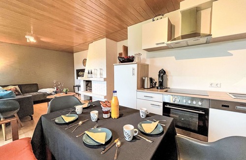 Hausen Casa | Estupenda casa de vacaciones privada para 8 personas con WIFI, TV, terraza y mascotas permitida