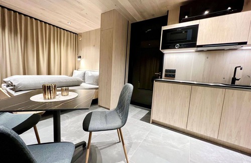 Imst Casa | Maravillosa casa de vacaciones privada para 2 personas con WIFI, A/C, TV y mascotas permitida