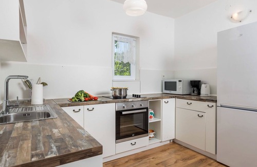 Lukovo Casa | Estupenda casa de vacaciones privada con WIFI, piscina privada, A/C, TV, terraza, mascotas permitida