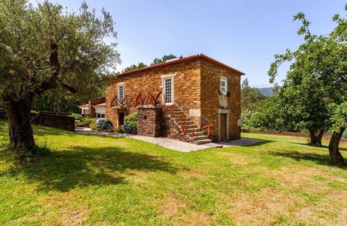 Caminha Villa | Estupenda casa de vacaciones privada para 6 personas con WIFI, A/C, TV y patio