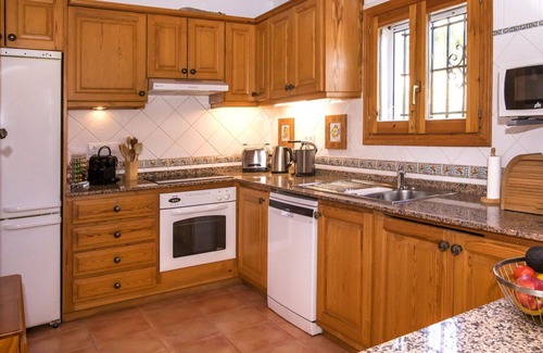 Rafol de Almunia Casa | Estupenda casa de vacaciones privada para 8 personas con WIFI, piscina privada, A/C, TV y patio