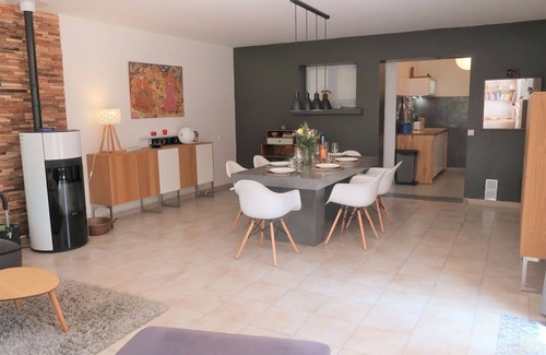 Cruis Casa | Maravillosa casa de vacaciones privada con piscina privada, WIFI, TV, terraza y mascotas permitida