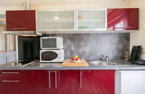 Plouenan Casa | Preciosa casa de vacaciones privada para 2 personas con TV y patio