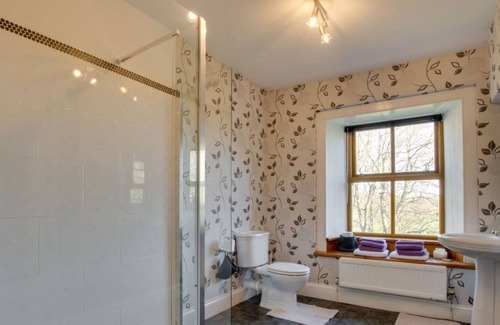 Henllan Villa | Estupenda casa de vacaciones privada con WIFI, TV, patio, vista panorámica y aparcamiento