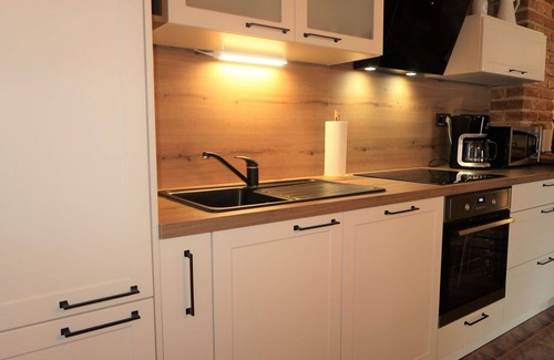 Kozljani Casa | Estupenda casa de vacaciones privada para 4 personas con A/C, WIFI, TV, terraza y mascotas permitida