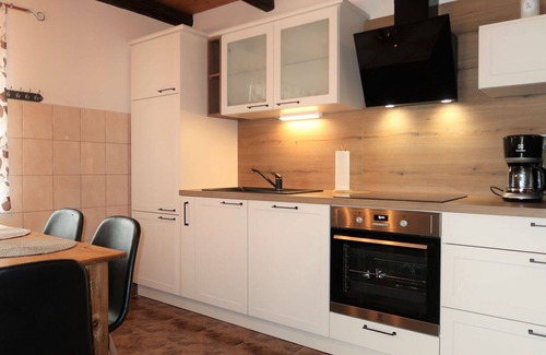 Kozljani Casa | Estupenda casa de vacaciones privada para 4 personas con A/C, WIFI, TV, terraza y mascotas permitida