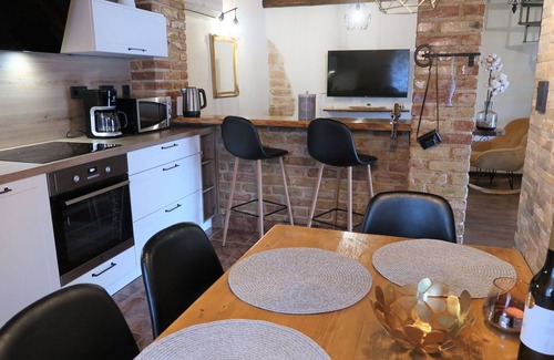 Kozljani Casa | Estupenda casa de vacaciones privada para 4 personas con A/C, WIFI, TV, terraza y mascotas permitida