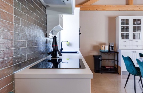 Zemunik Donji Casa | Casa de vacaciones privada con piscina privada, WIFI, A/C, TV, terraza, mascotas permitida