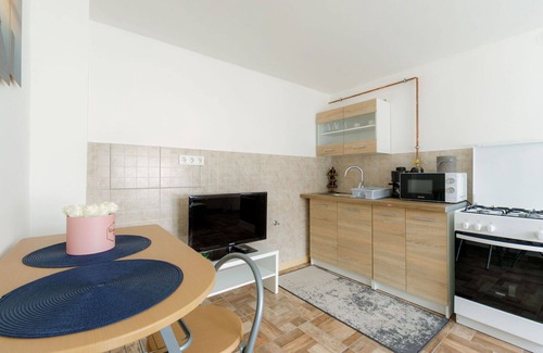 Fonyod Casa | Preciosa casa de vacaciones privada para 3 personas con A/C, WIFI, piscina privada, TV y patio