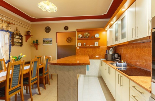 Balatonkiliti Casa | Estupenda casa de vacaciones privada para 10 personas con piscina privada, A/C, WIFI, TV y patio