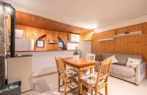 Armeno Casa | Maravillosa casa de vacaciones privada para 4 personas con WIFI, TV, patio y mascotas permitida