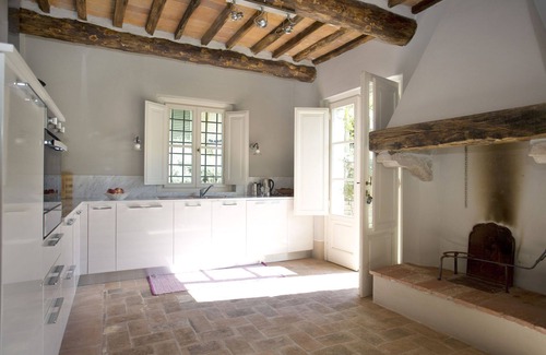 Villabuona Villa | Maravillosa casa de vacaciones privada con piscina privada, WIFI, A/C, TV, patio, cerca de Lucca