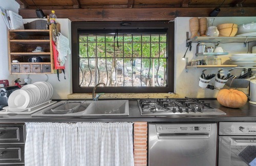 Nepi Casa | Preciosa casa de vacaciones privada con A/C, piscina privada, WIFI, TV, patio, vista panorámica