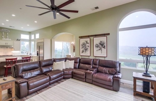 Kit Carson Casa | Beautiful property overlooking vineyards and golf course. Lots of amenities!!