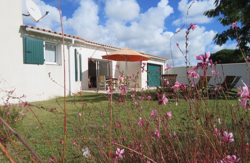 Ars-en-Re Casa | Hermosa casa tranquila ideal para descansar, cerca del puerto y el carril bici