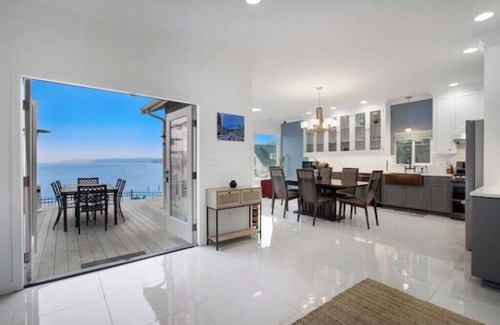 Des Moines Casa | Beautiful Redondo Home w/Puget Sound+Mountain View
