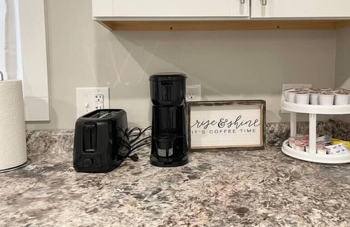 Franklin Casa | Beautiful Remodel in Franklin, 2bd/2 Full Baths!