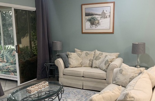Woodbury Casa | Beautiful Remodeled Home Away From Home