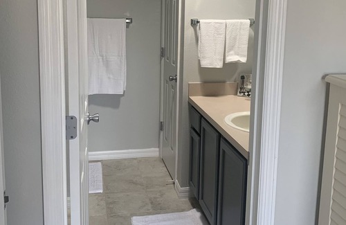Woodbury Casa | Beautiful Remodeled Home Away From Home