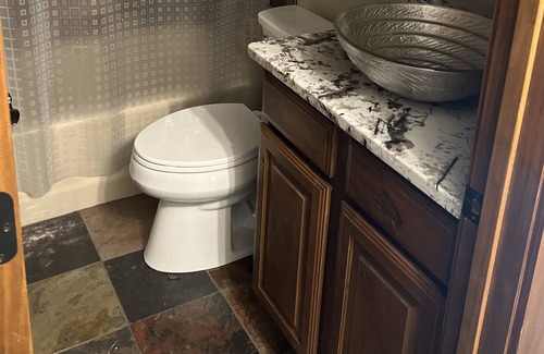 Eufaula Cabina | Beautiful, Remodeled Waterfront Lake Cabin!