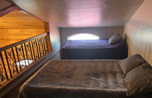 Eufaula Cabina | Beautiful, Remodeled Waterfront Lake Cabin!