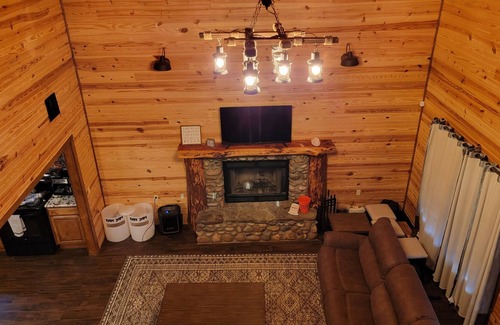 Eufaula Cabina | Beautiful, Remodeled Waterfront Lake Cabin!