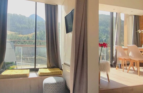 Isola Apartamento | Hermoso Apartamento Renovado a Pie de Pistas en Isola 2000