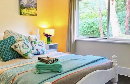 Kiama Otro | Beautiful renovated pet friendly farmhouse in the rolling green hills of Kiama