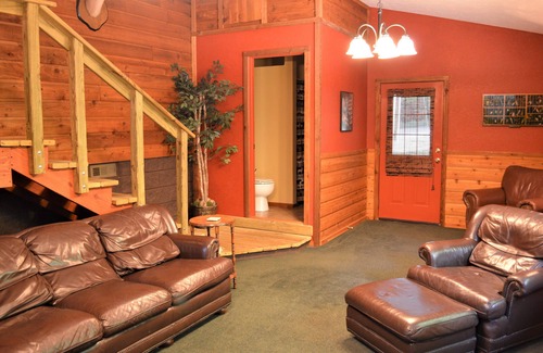 Flippin Casa | Beautiful River House that sits on the banks of the White River, with docks.