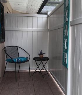 Tarpon Springs Apartamento | Beautiful Room close to the benches