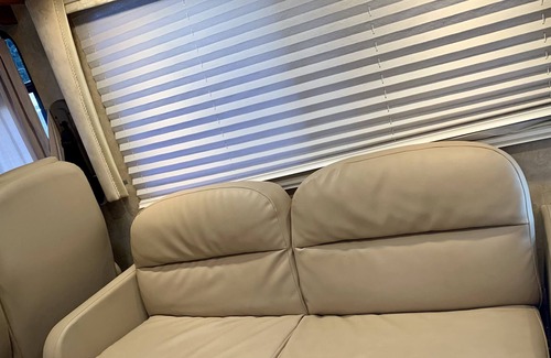 Milton Casa | Beautiful RV with salt water pool and hot tub