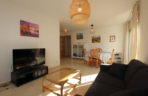 Llanca Apartamento | Beautiful seaside apartment in quiet neighborhood