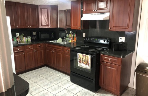 Tampa Apartamento | beautiful self contained apartment with large kitchen