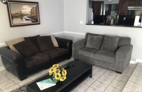 Tampa Apartamento | beautiful self contained apartment with large kitchen